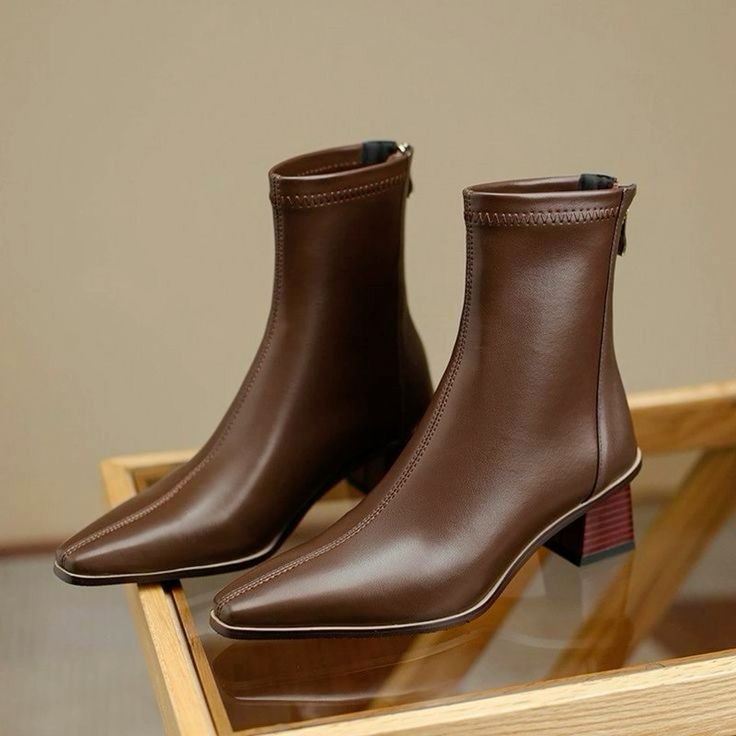 Women's Shoe